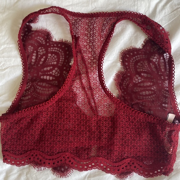 🔥🔥Sexy red bralette 🔥🔥 - Picture 2 of 3